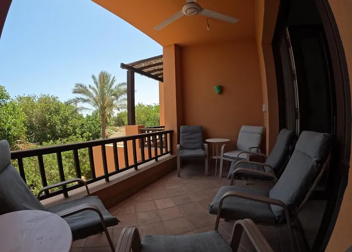 South Marina Poolside 2-bedroom Terrace Sleeps 4-persons Apartment El Gouna