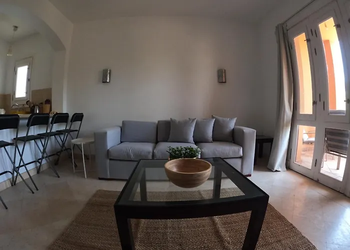 Apartment South Marina Poolside 2-bedroom Terrace Sleeps 4-persons El Gouna