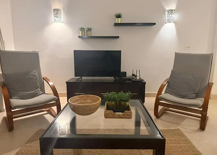 Apartment South Marina Poolside 2-bedroom Terrace Sleeps 4-persons