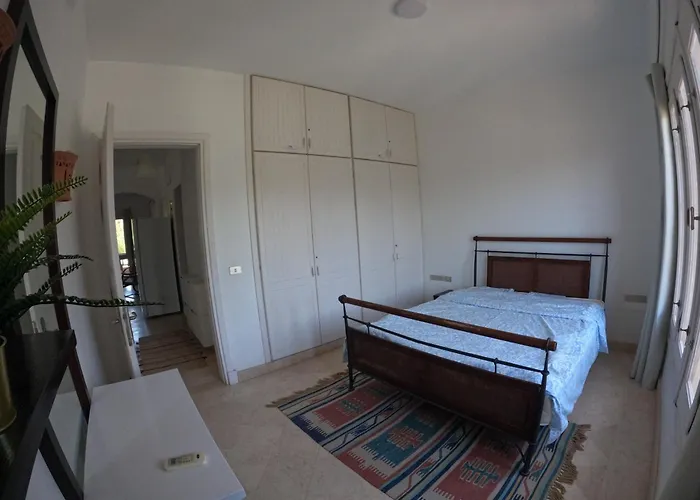 דירה South Marina Poolside 2-bedroom Terrace Sleeps 4-persons