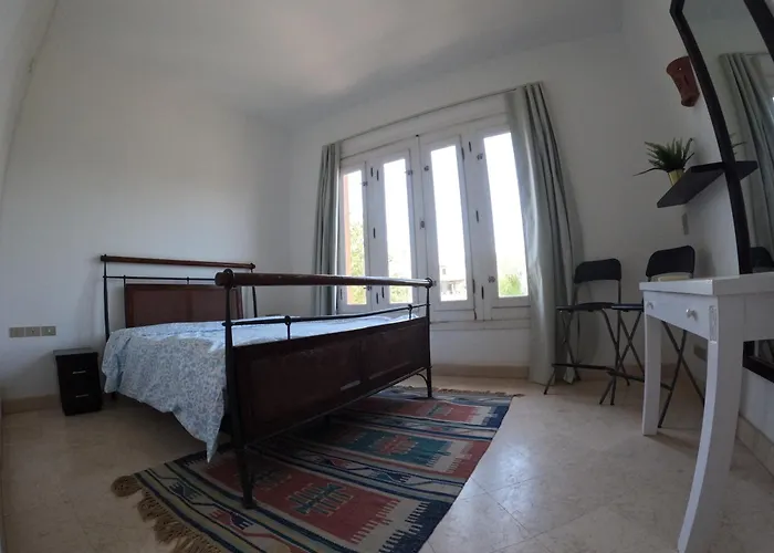 Apartment South Marina Poolside 2-bedroom Terrace Sleeps 4-persons
